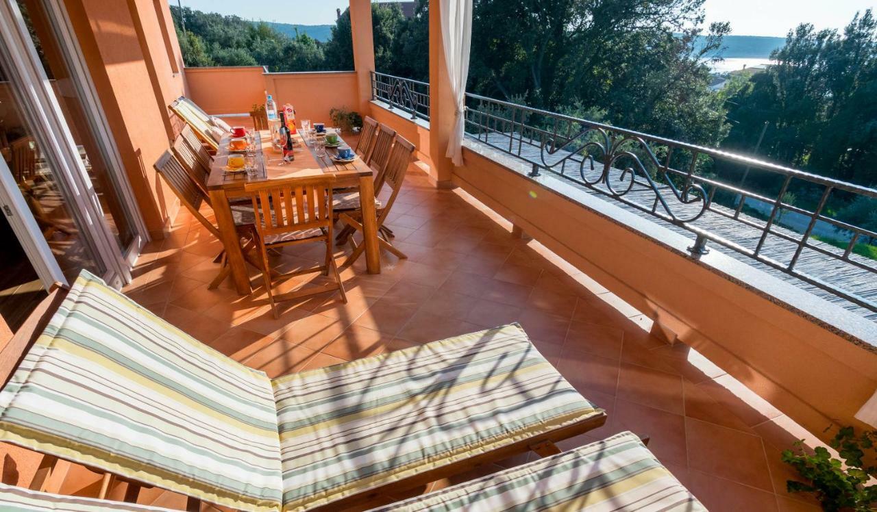 Apartments Villa Kristina Супетарська Драґа Екстер'єр фото